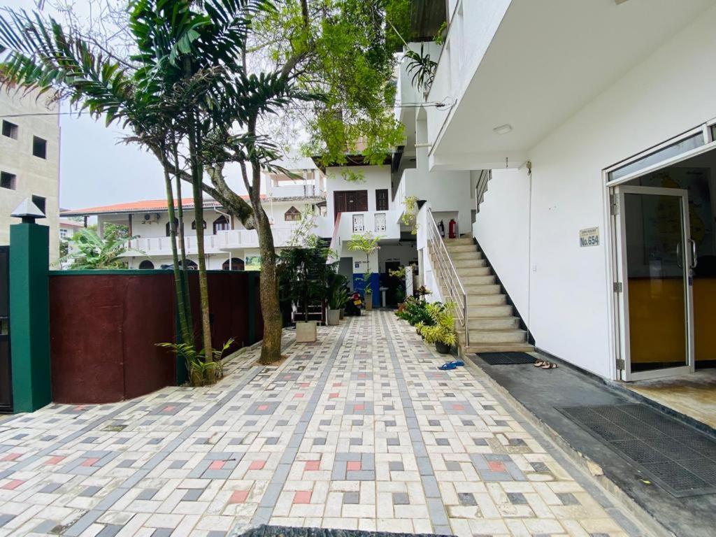 Copacabana Beach Hotel ヒッカドゥワ エクステリア 写真