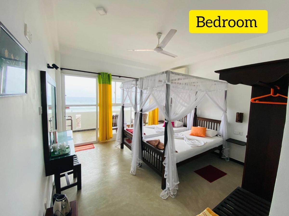 Copacabana Beach Hotel ヒッカドゥワ エクステリア 写真