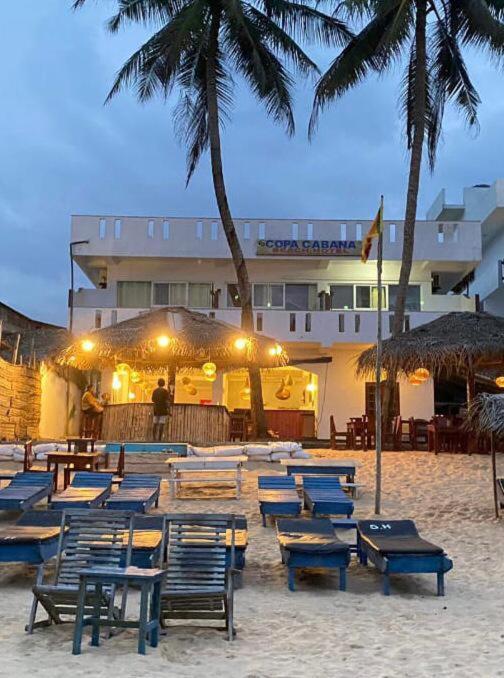 Copacabana Beach Hotel ヒッカドゥワ エクステリア 写真