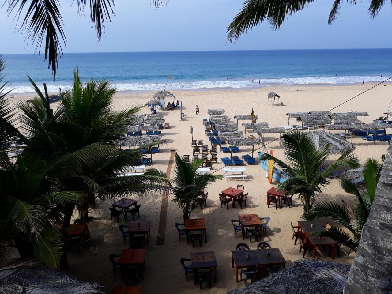 Copacabana Beach Hotel ヒッカドゥワ エクステリア 写真